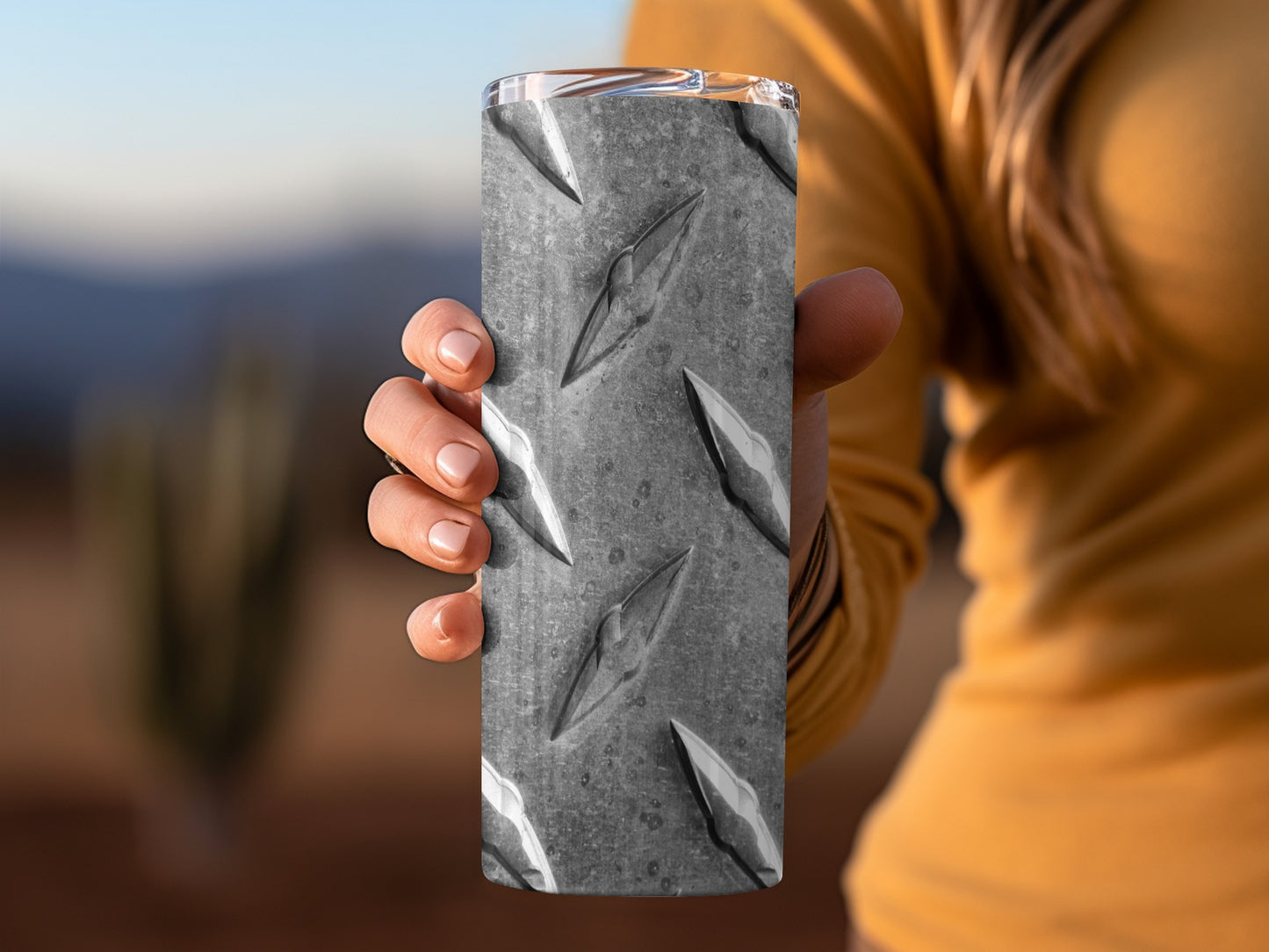 Diamond Texture Sharp Edges Metal Grayscale Design Tumblers