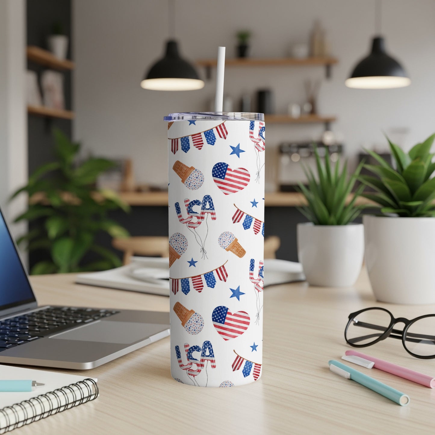 Tall tumbler with patriotic ice cream cone and USA flag patterns.