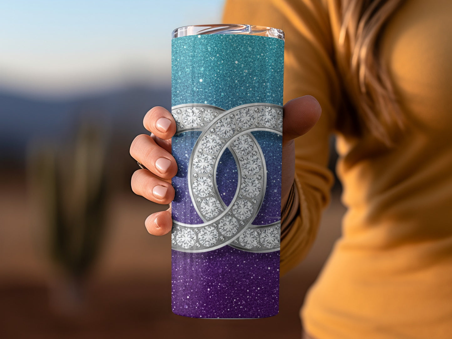 Interlocking Circles and Sparkling Gradient Design Tumbler