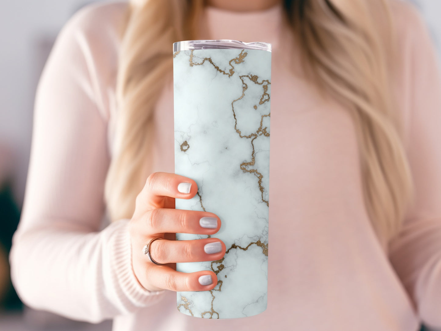 Delicate Golden Veins on Marble Luxurious Design Tumblers