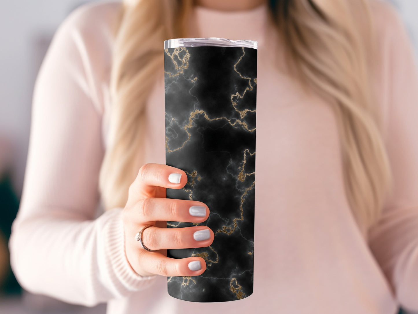 Elegant Black Marble Texture with Golden Veins Tumblers