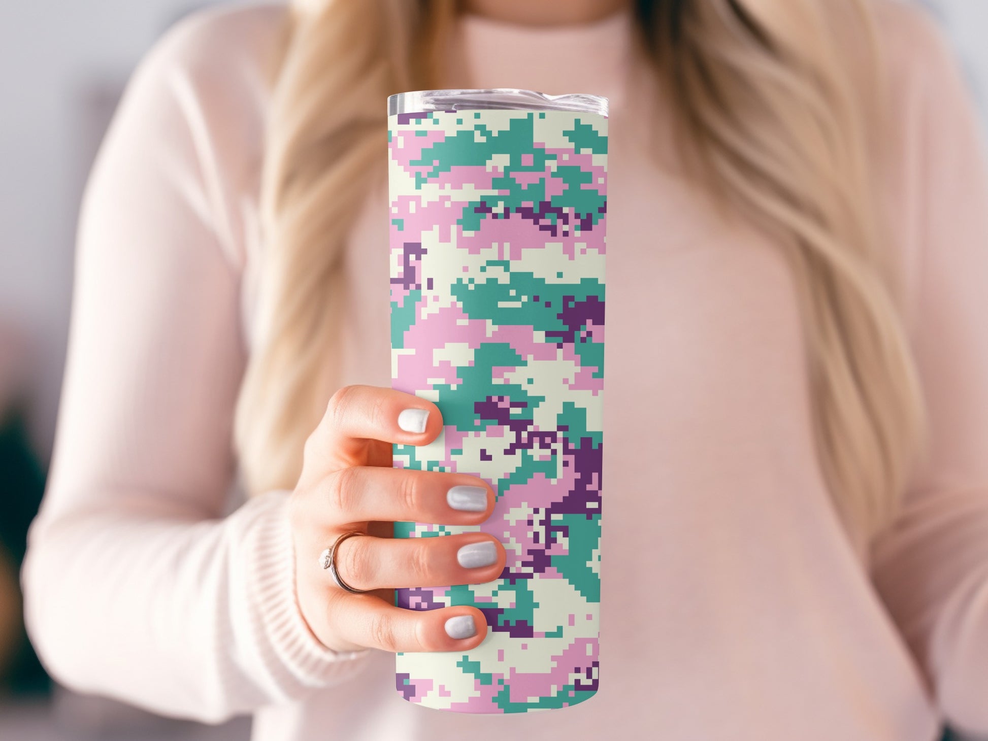 Colorful Digital Camo Pattern Insulated Tumbler