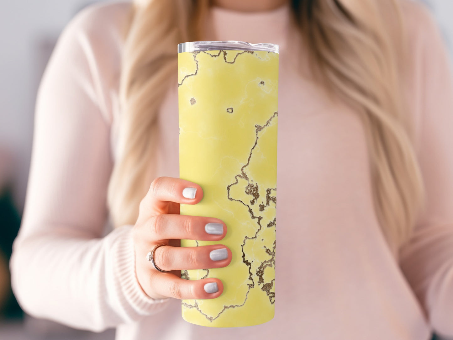 Elegant Marble Lines on Yellow Background Design Tumblers