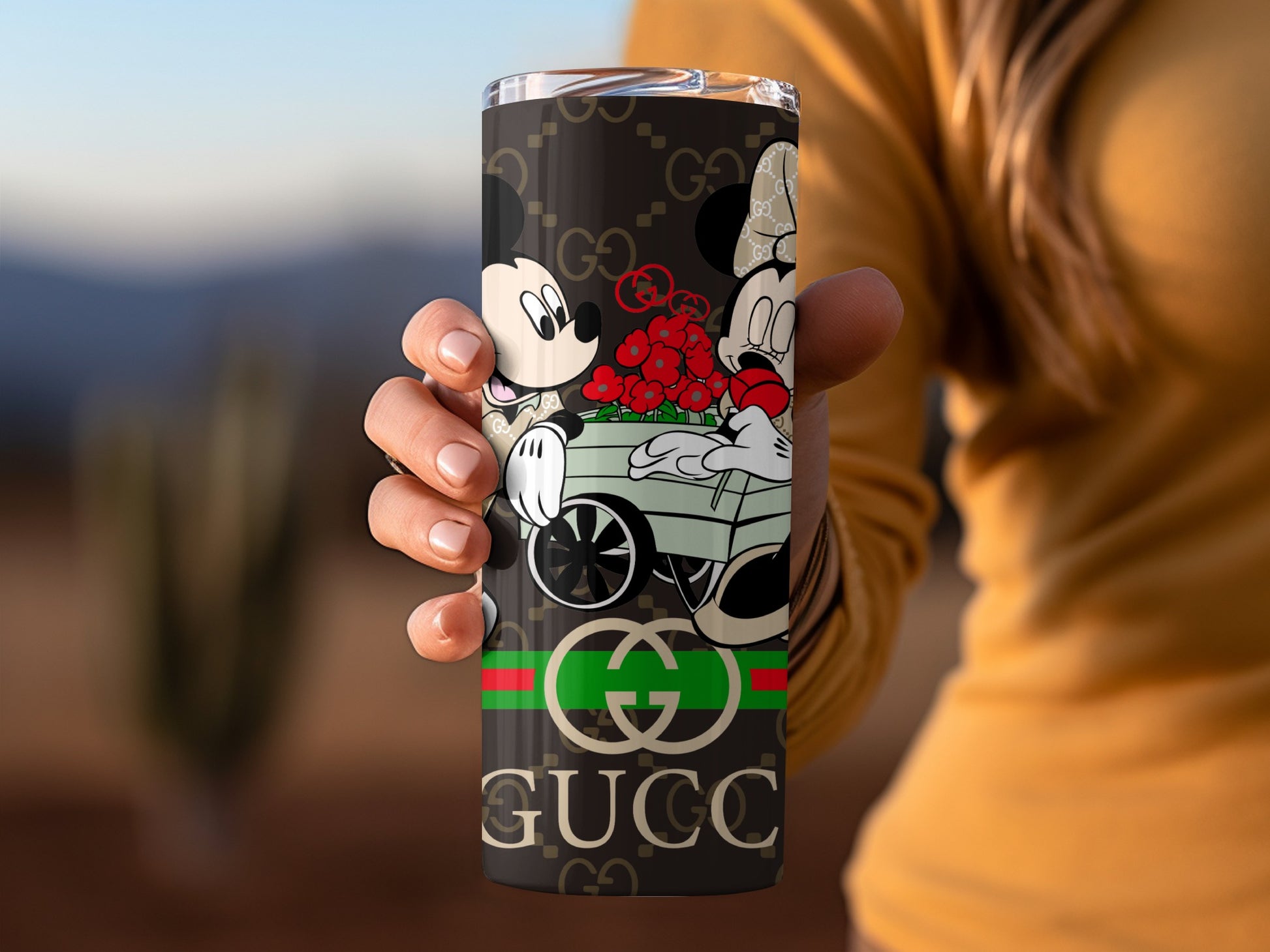 Stylish Mickey Mouse and Minnie with Flowers Tumbler