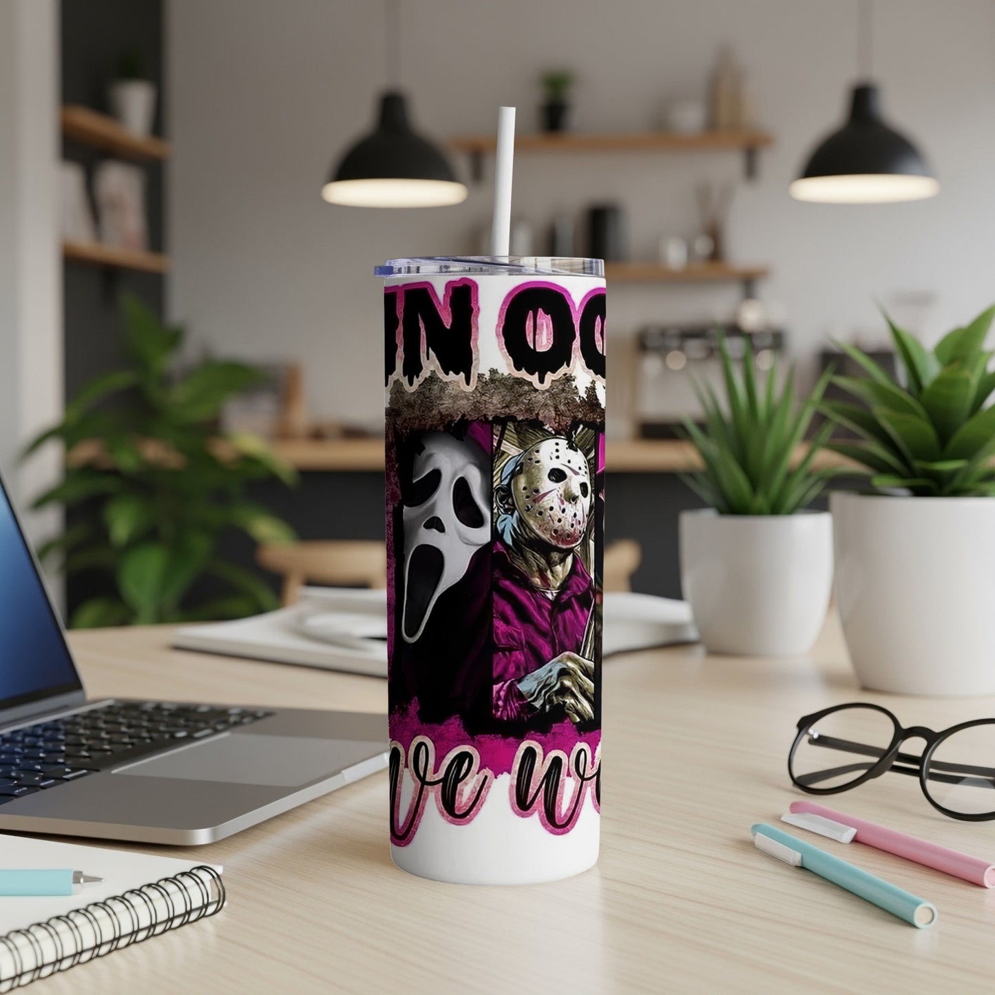Tumbler with horror movie characters: Ghostface, Jason Voorhees, Freddy Krueger.