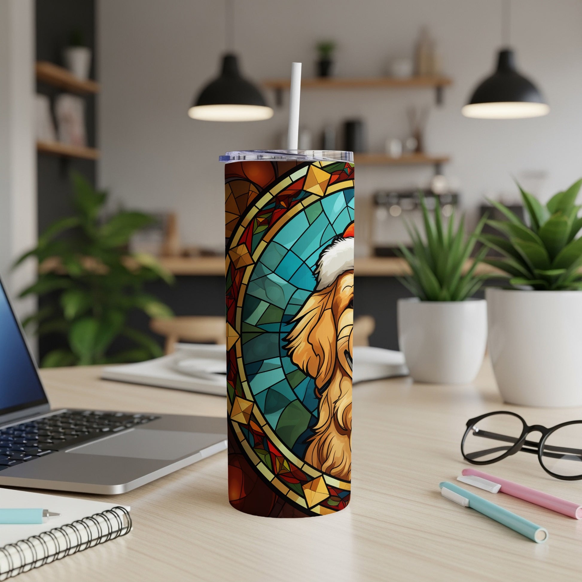 Stained glass tumbler with a golden retriever wearing a Santa hat.