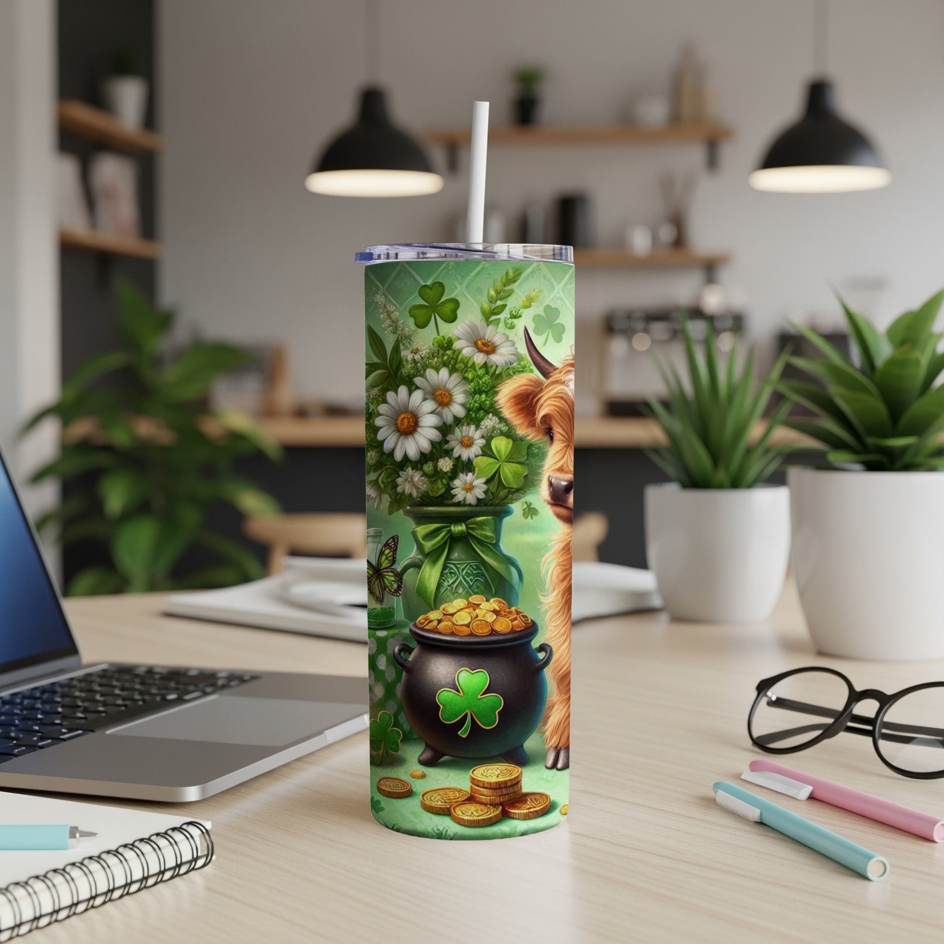 Highland cow and pot of gold with shamrocks on St. Patrick's Day tumbler.