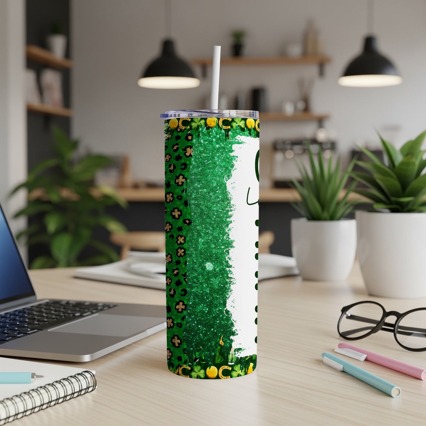 Green and gold St. Patrick's Day tumbler with shamrocks and leopard print.