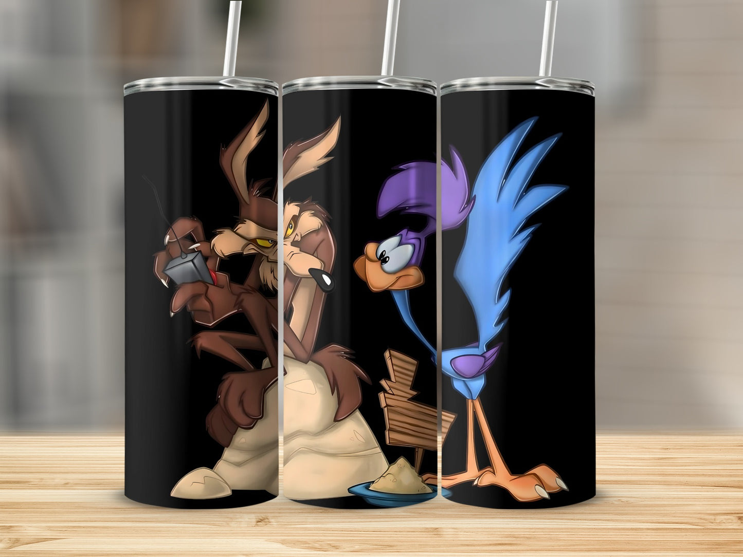 Road Runner and Wile E Coyote themed tumbler set