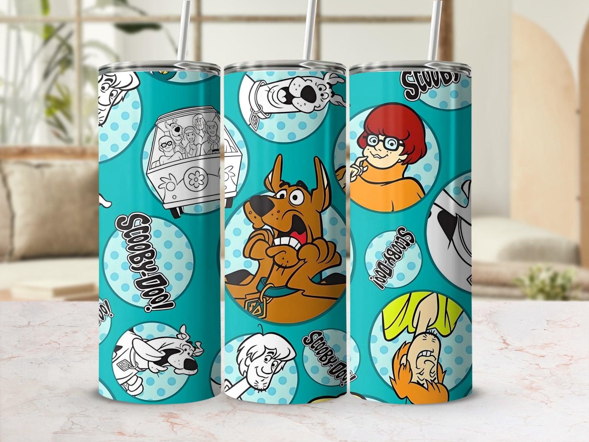 Scooby-Doo characters on teal background with bubbles and Scooby-Doo text.