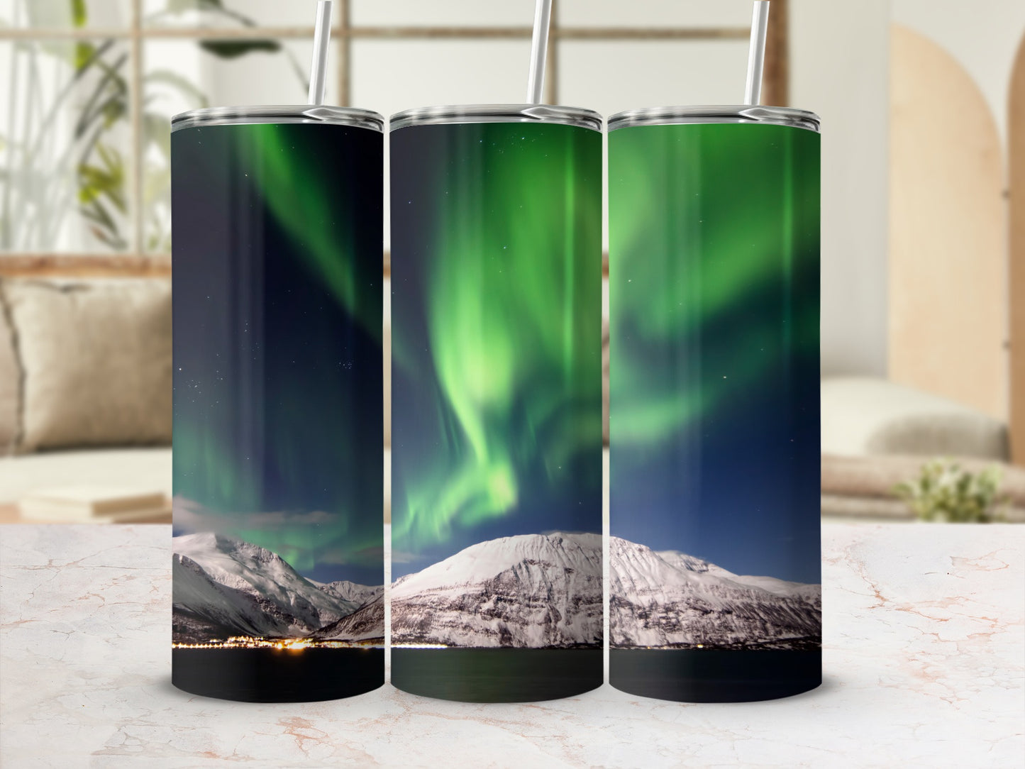 Stunning Northern Lights Scenic Travel Mug
