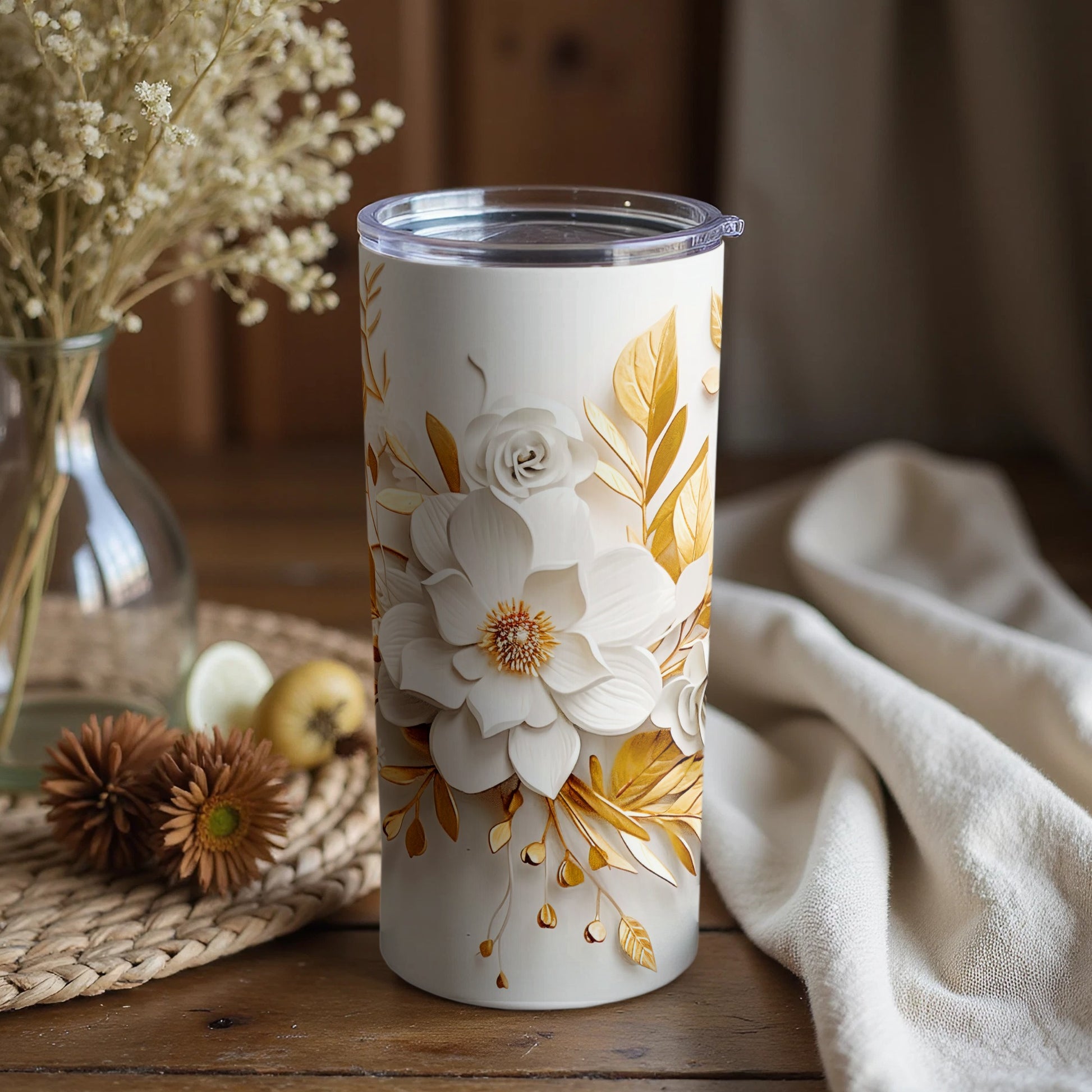 Elegant Floral Design Tumbler for Stylish Beverage