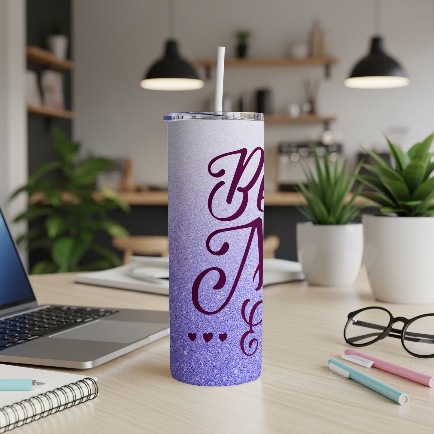 Purple ombre tumbler with "Best Aunt" in glittery script.