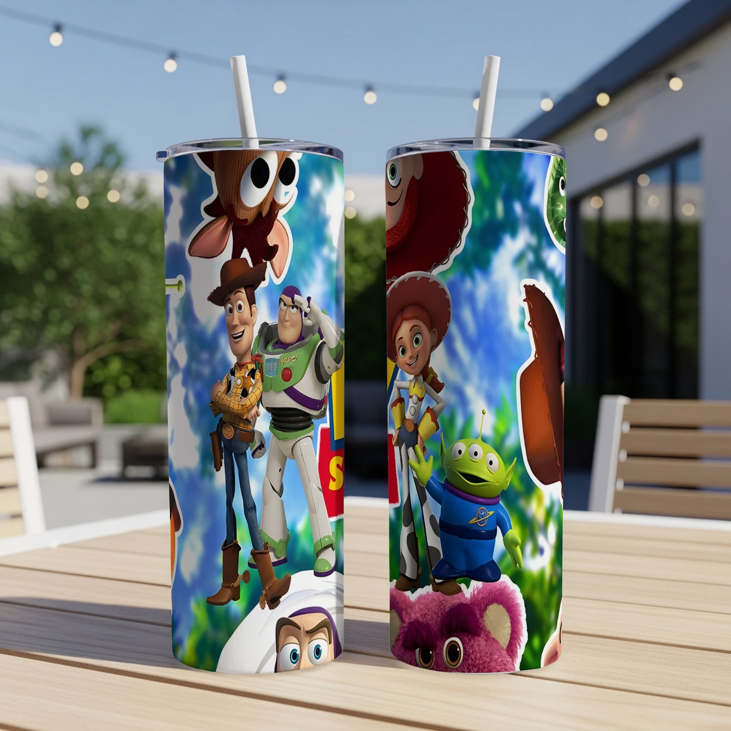 Toy Story characters Woody, Buzz Lightyear, Jessie, Alien, and Slinky Dog on two tumblers.