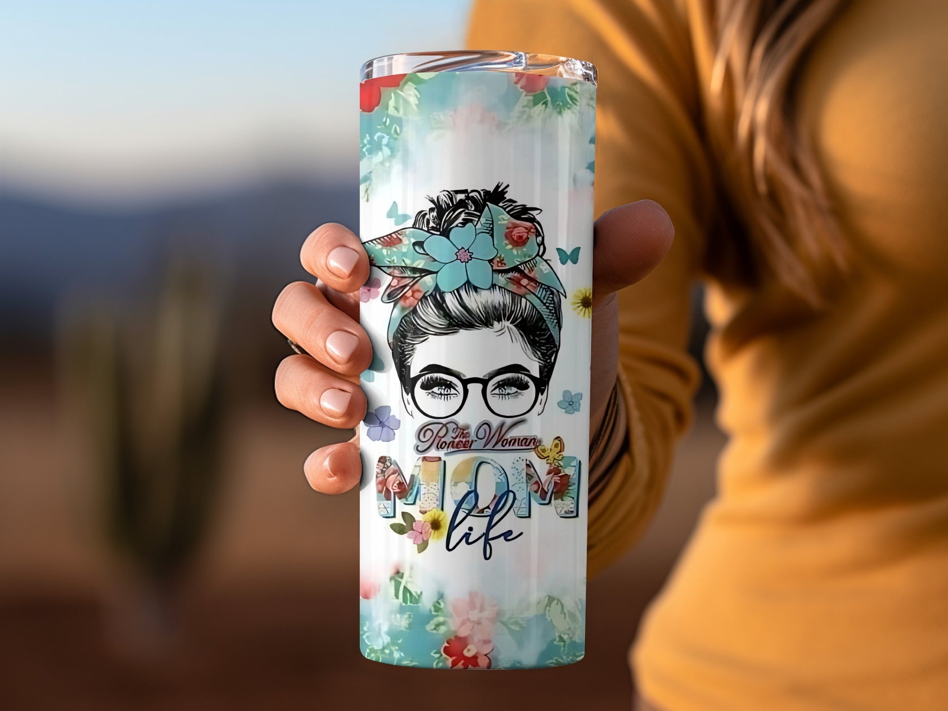 Retro Woman Glasses and Floral Life Design Tumbler