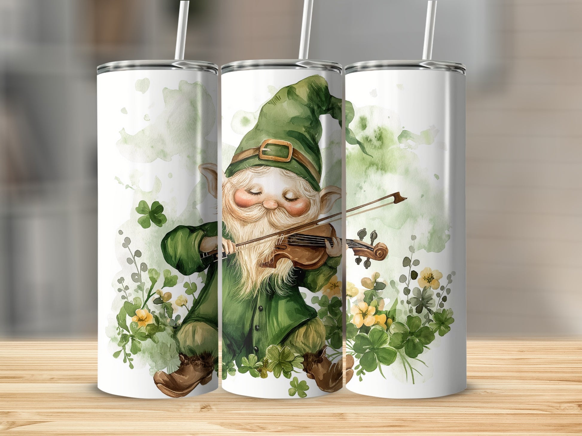 St. Patrick's Day tumbler with a gnome playing a violin amidst shamrocks.